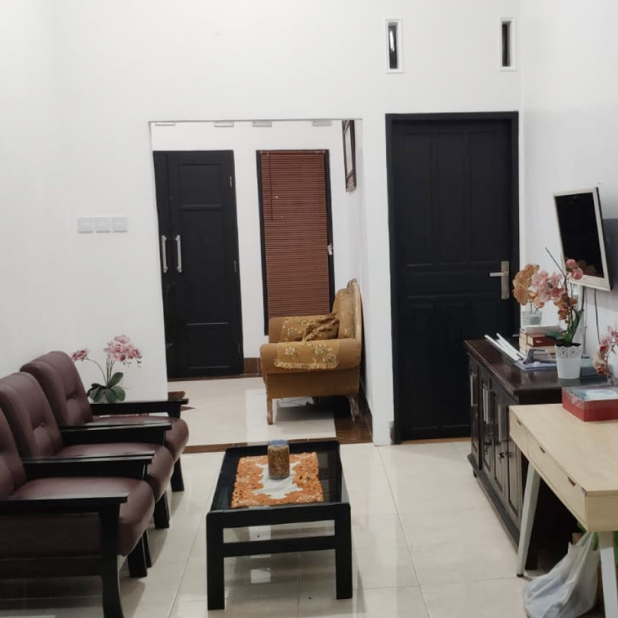 Kos Ta Makassar. Kos Industrialis, Premium, Eksklusif, Lengkap, Mewah, Sultan, Smart TV, Campur, Wifi Gratis, Kulkas, AC, Air Panas, Shower, dll.