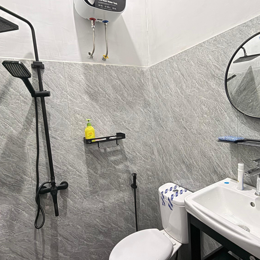 Kos Ta Makassar. Kos Industrialis, Premium, Eksklusif, Lengkap, Mewah, Sultan, Smart TV, Campur, Wifi Gratis, Kulkas, AC, Air Panas, Shower, dll.