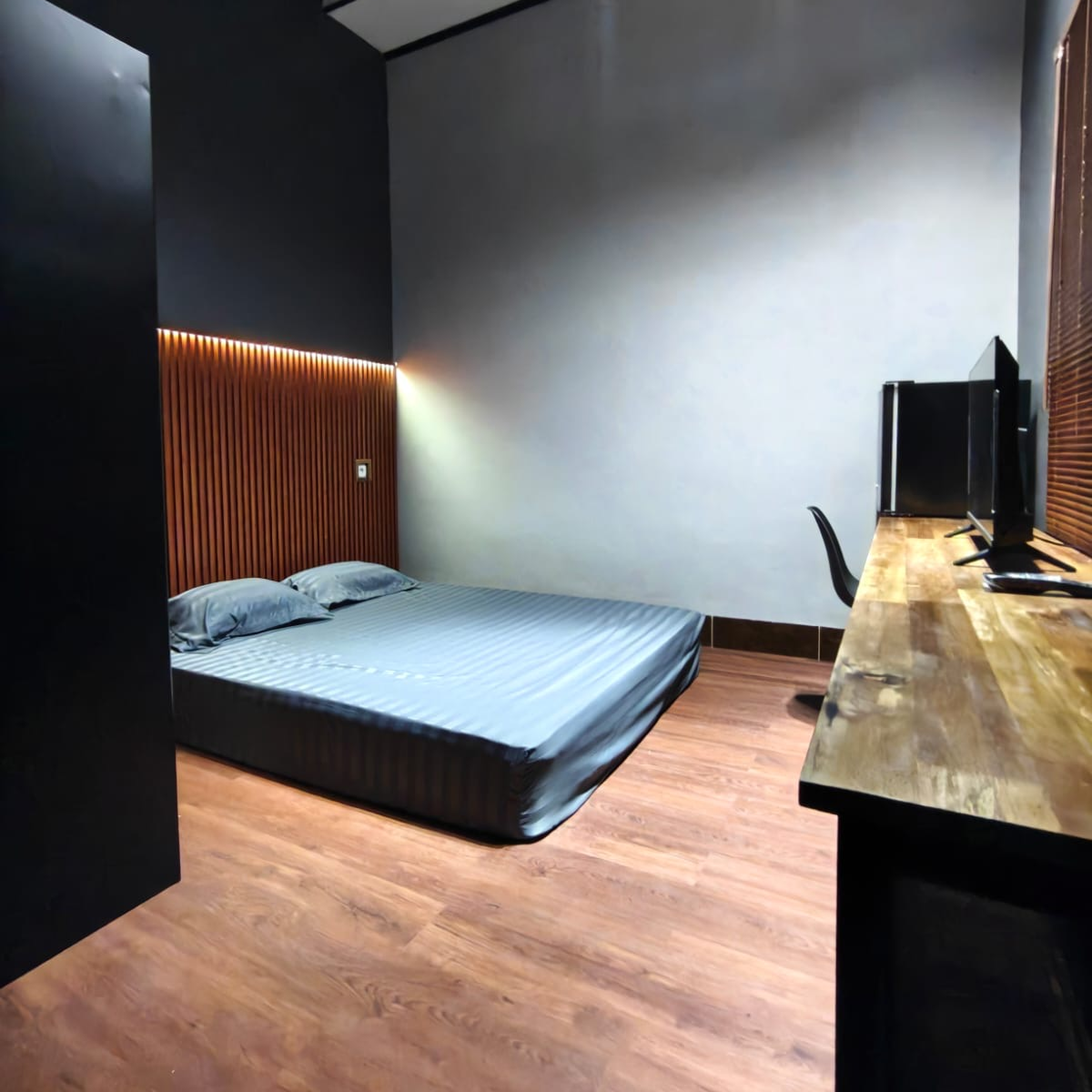 Kos Ta Makassar. Kos Industrialis, Premium, Eksklusif, Lengkap, Mewah, Sultan, Smart TV, Campur, Wifi Gratis, Kulkas, AC, Air Panas, Shower, dll.