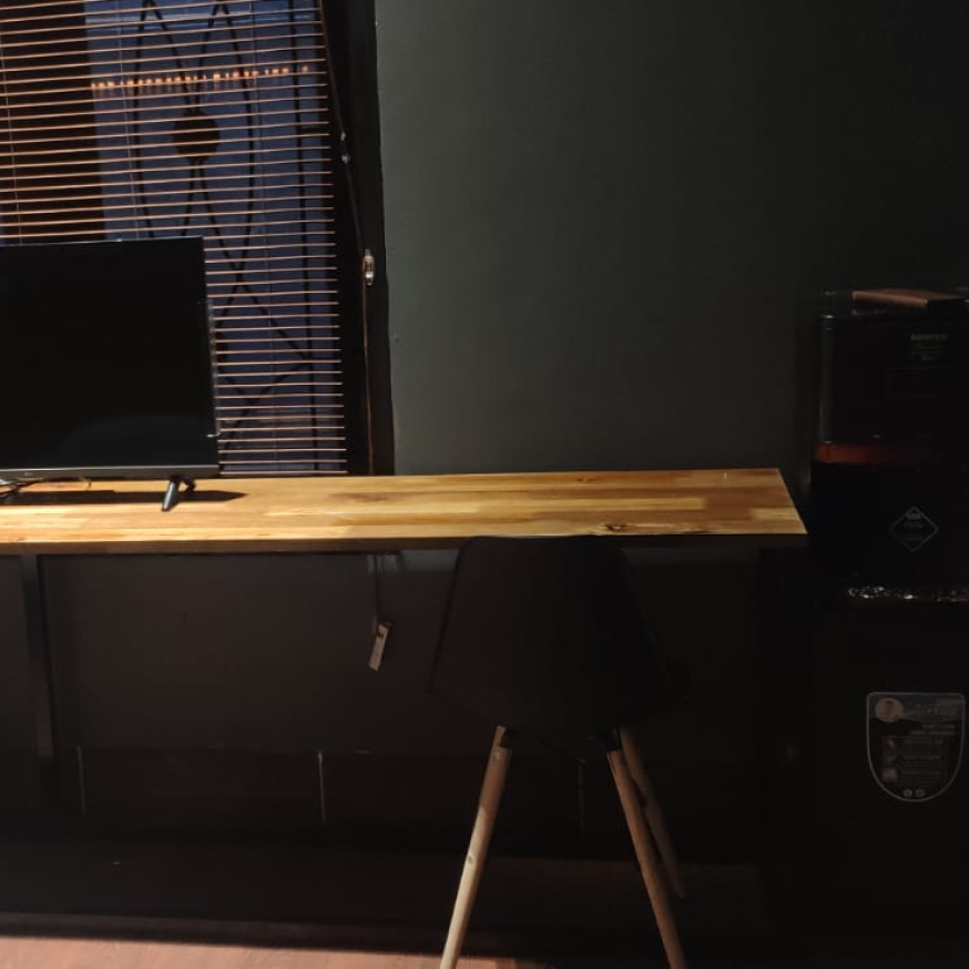 Kos Ta Makassar. Kos Industrialis, Premium, Eksklusif, Lengkap, Mewah, Sultan, Smart TV, Campur, Wifi Gratis, Kulkas, AC, Air Panas, Shower, dll.